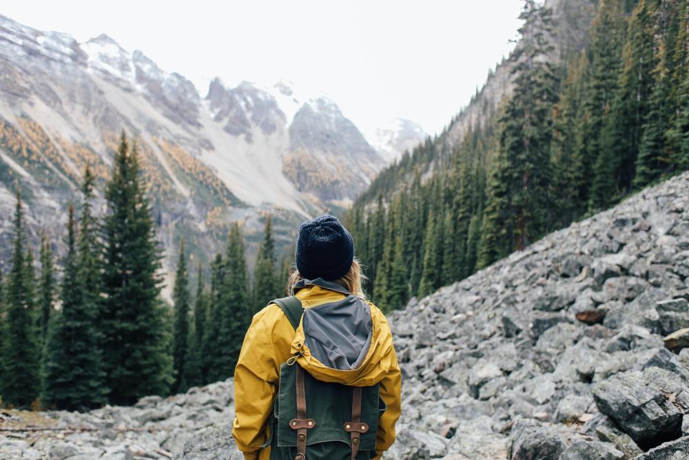 Pro's guide to hiking clothes: choosing the right clothes for your